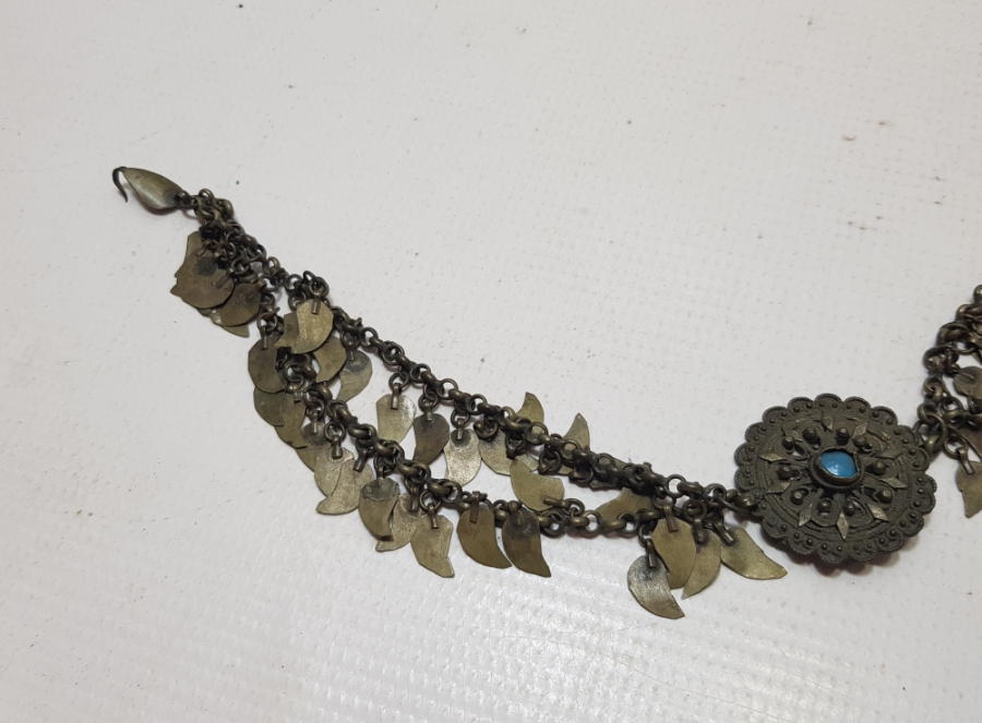 OSMANLI DÖNEMİ TURKUAZ TAŞLI VE GÜHERZE İŞÇİLİKLİ GÜMÜŞ GELİN ALINLIĞI