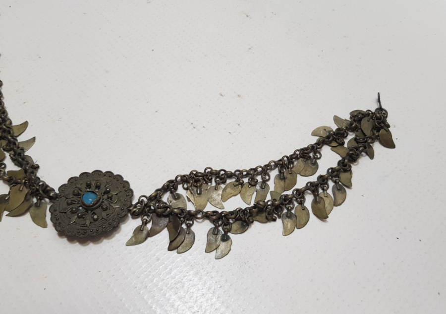 OSMANLI DÖNEMİ TURKUAZ TAŞLI VE GÜHERZE İŞÇİLİKLİ GÜMÜŞ GELİN ALINLIĞI