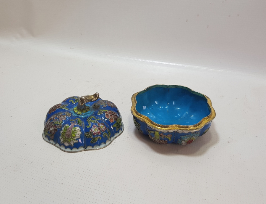 MİNE İŞÇİLİKLİ ANTİKA KAPAKLI KUTU