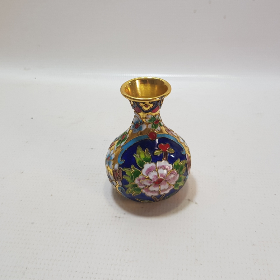 MİNE İŞÇİLİKLİ VE ALTIN VERMEYLİ ANTİKA VAZO