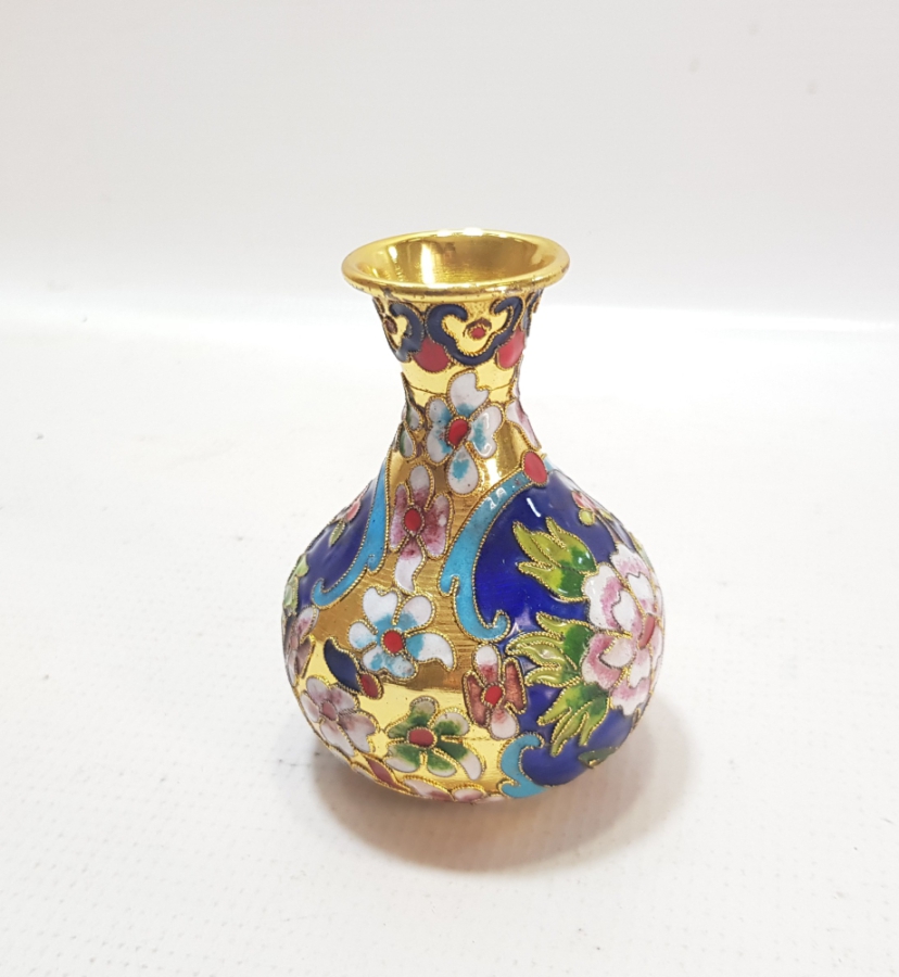 MİNE İŞÇİLİKLİ VE ALTIN VERMEYLİ ANTİKA VAZO