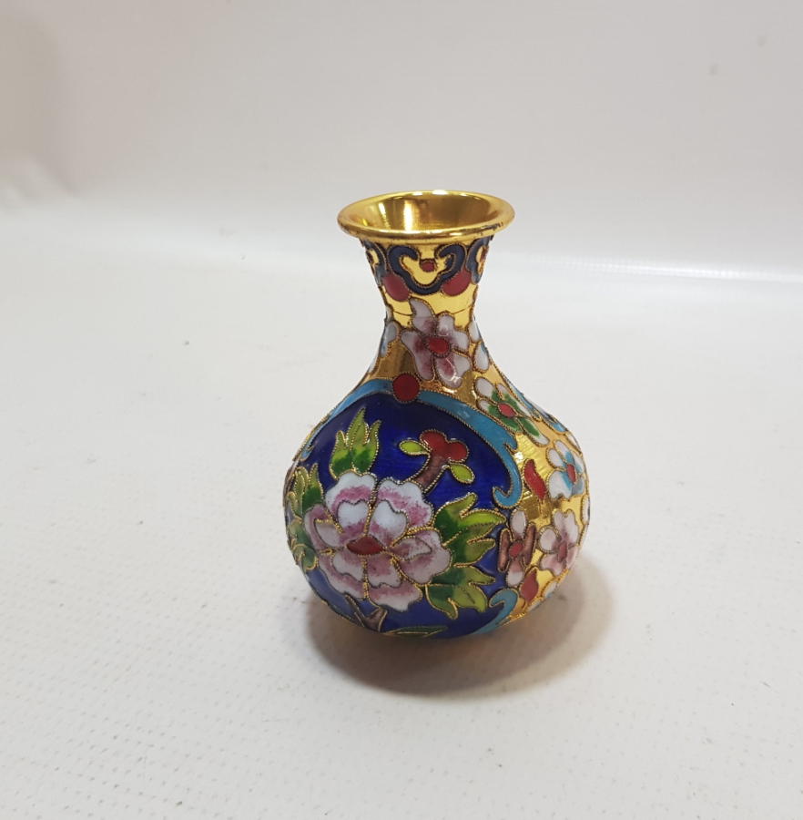 MİNE İŞÇİLİKLİ VE ALTIN VERMEYLİ ANTİKA VAZO