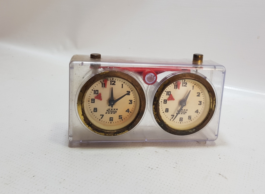 ANTİKA ÇİFT TARAFLI SATRANÇ SAATİ