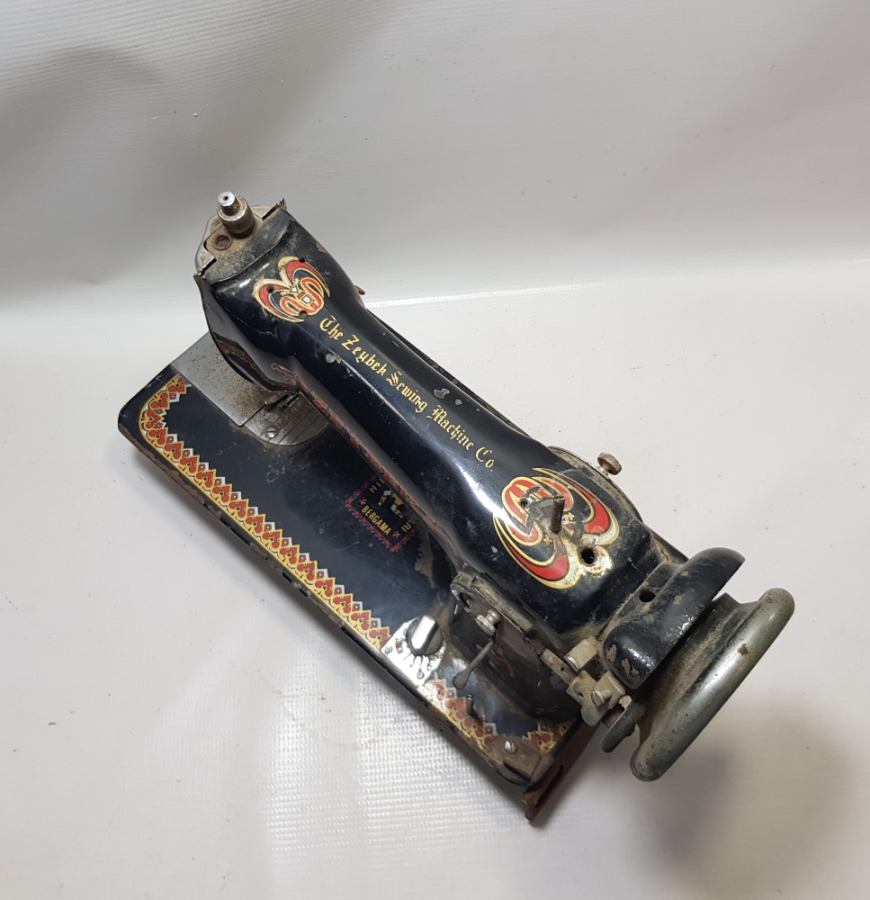 ZEYBEK MARKA ÇOK NADİR BERGAMA ÜRETİMİ DİKİŞ MAKİNESİ