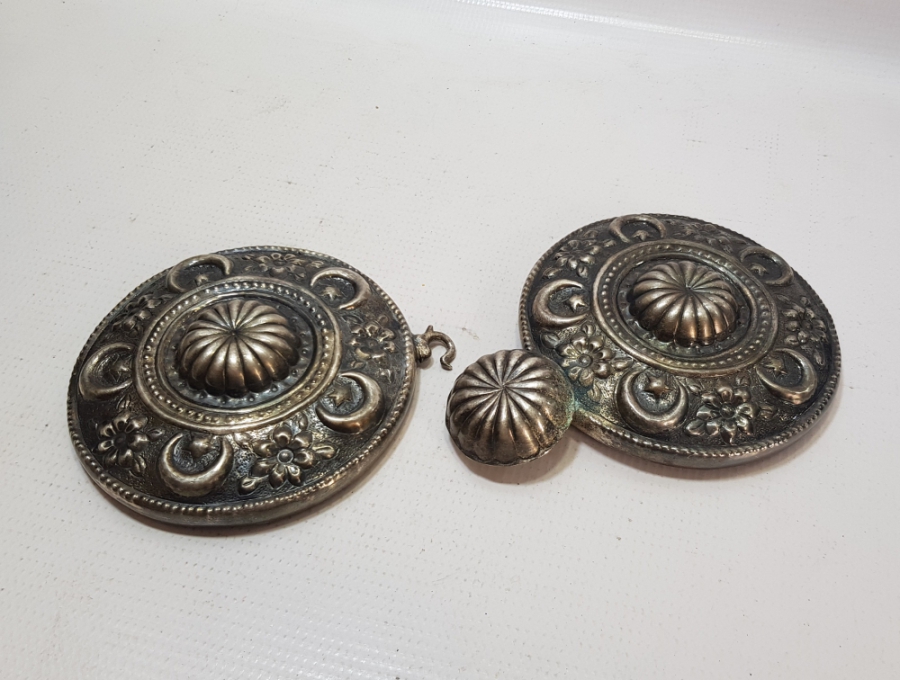 OSMANLI DÖNEMİ KABARTMA İŞÇİLİKLİ VE ÜZERİ AY YILDIZLI GELİN KEMERİ
