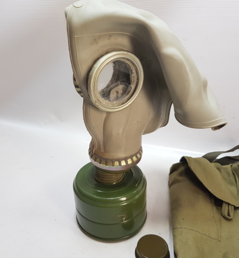 ORİJİNAL ÇANTASINDA ANTİKA GAZ MASKESİ