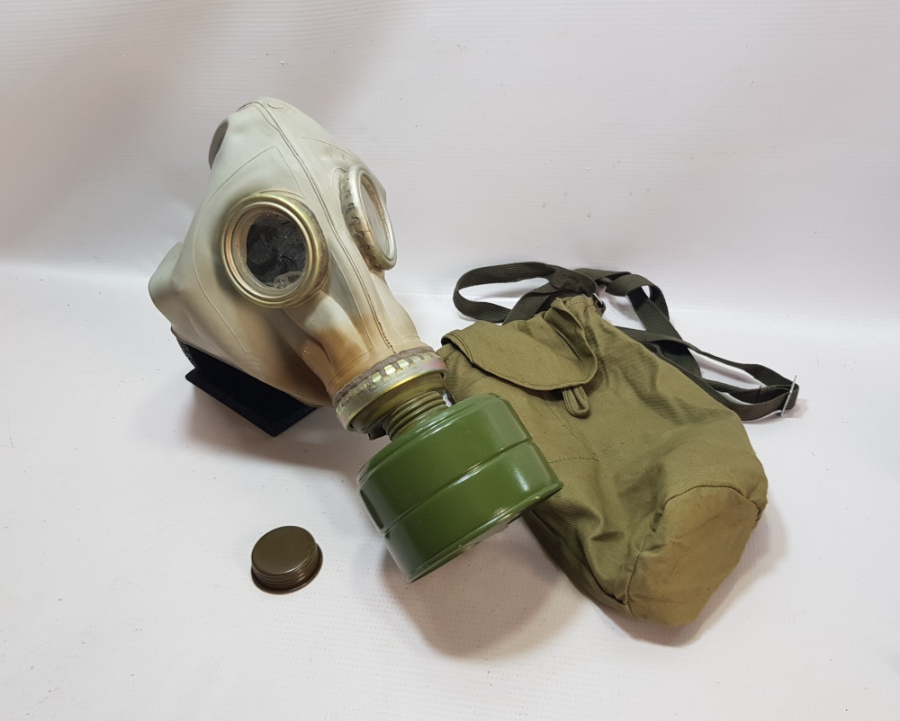 ORİJİNAL ÇANTASINDA ANTİKA GAZ MASKESİ