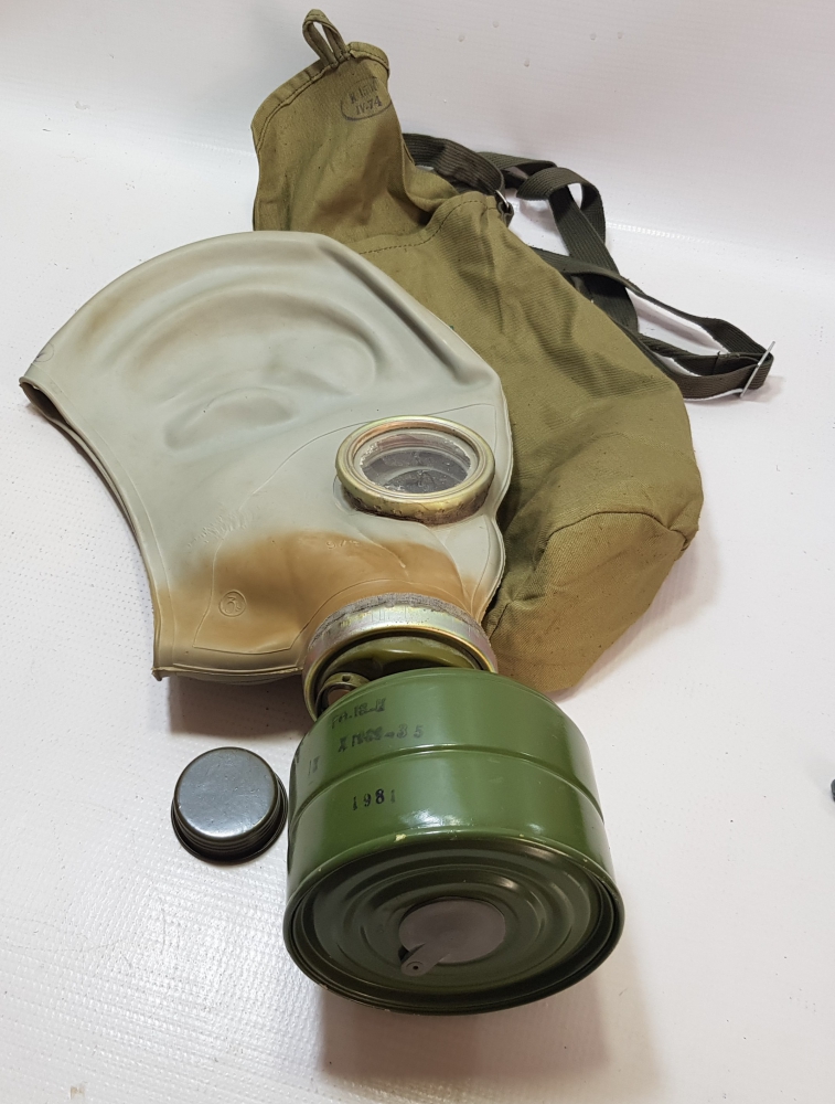 ORİJİNAL ÇANTASINDA ANTİKA GAZ MASKESİ