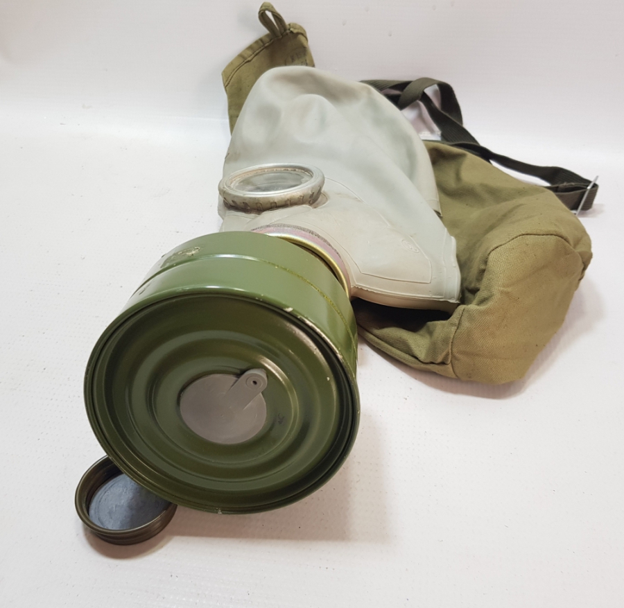 ORİJİNAL ÇANTASINDA ANTİKA GAZ MASKESİ