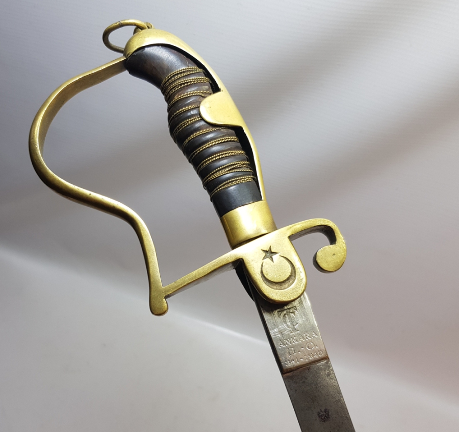 1940 YILI BOYNUZ SAPLI SUBAY KILICI