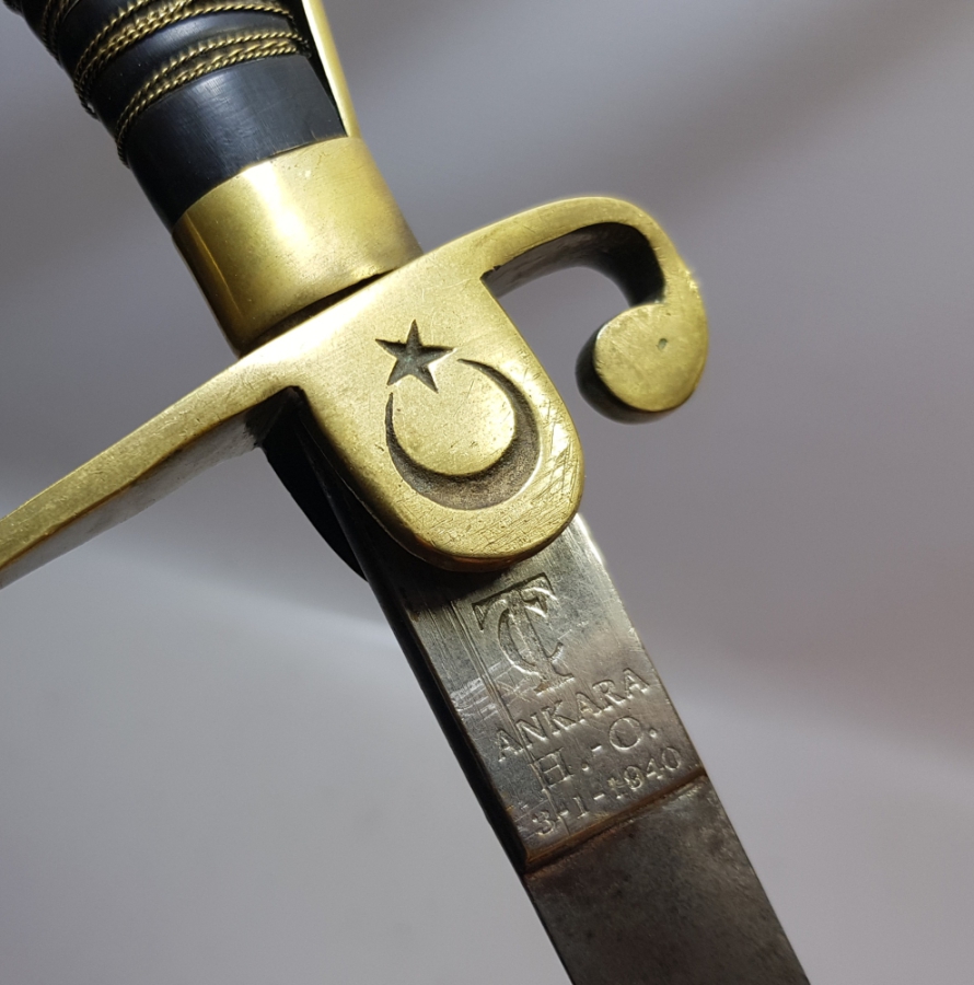 1940 YILI BOYNUZ SAPLI SUBAY KILICI