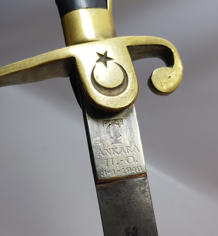 1940 YILI BOYNUZ SAPLI SUBAY KILICI