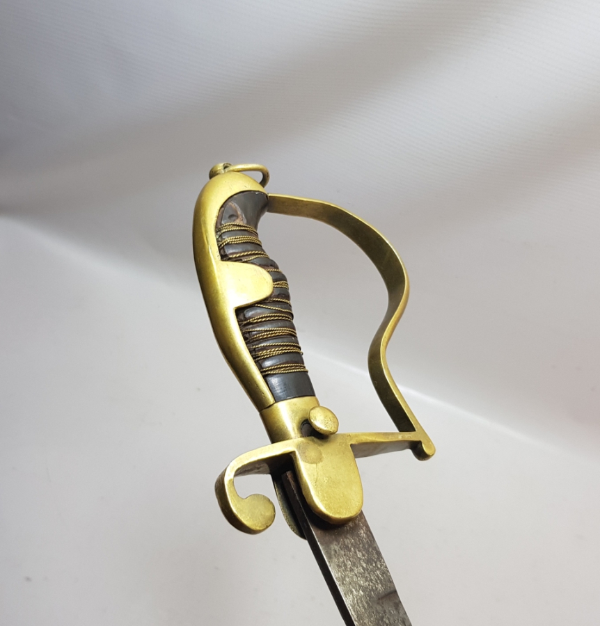 1940 YILI BOYNUZ SAPLI SUBAY KILICI