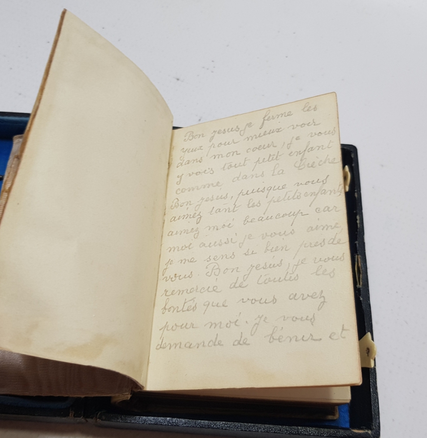 ORİJİNAL KUTUSUNDA 1900 BAŞLARI FİLDİŞİ KAPLI ÇOK NADİR İNCİL