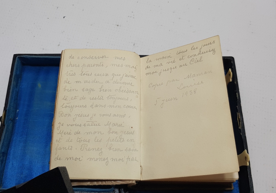 ORİJİNAL KUTUSUNDA 1900 BAŞLARI FİLDİŞİ KAPLI ÇOK NADİR İNCİL