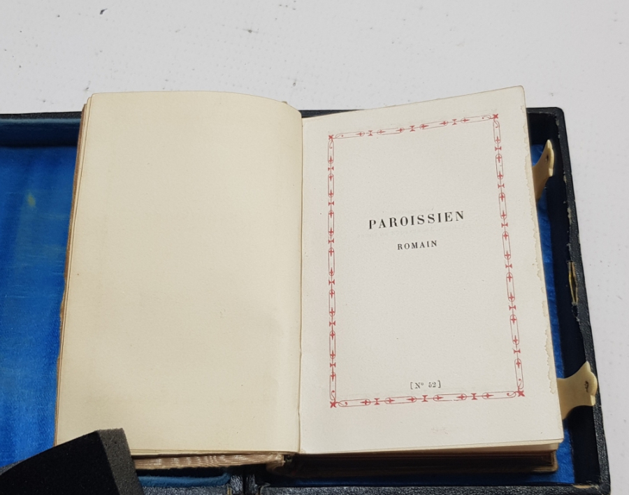 ORİJİNAL KUTUSUNDA 1900 BAŞLARI FİLDİŞİ KAPLI ÇOK NADİR İNCİL