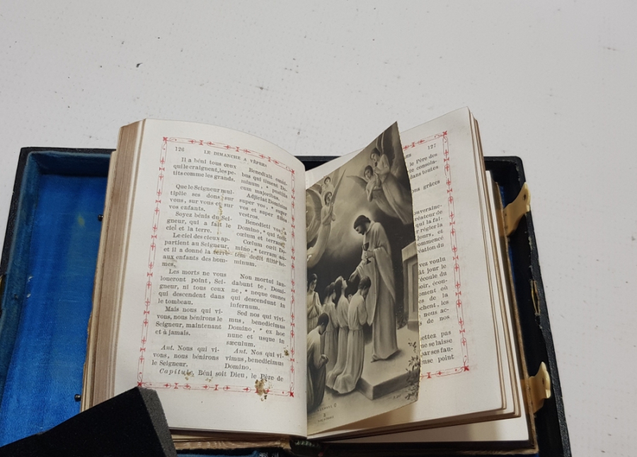 ORİJİNAL KUTUSUNDA 1900 BAŞLARI FİLDİŞİ KAPLI ÇOK NADİR İNCİL