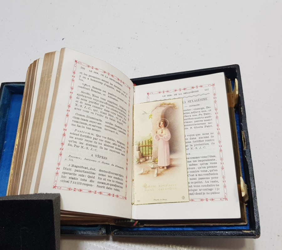 ORİJİNAL KUTUSUNDA 1900 BAŞLARI FİLDİŞİ KAPLI ÇOK NADİR İNCİL