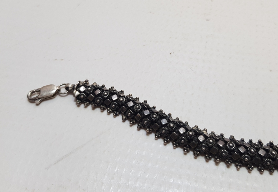 GÜHERZE İŞÇİLİKLİ ANTİKA GÜMÜŞ BİLEKLİK