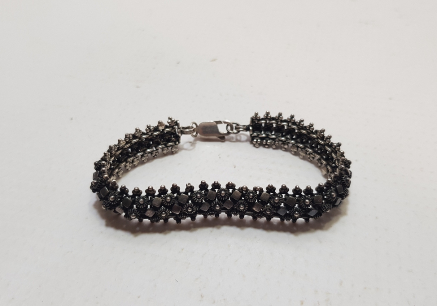 GÜHERZE İŞÇİLİKLİ ANTİKA GÜMÜŞ BİLEKLİK