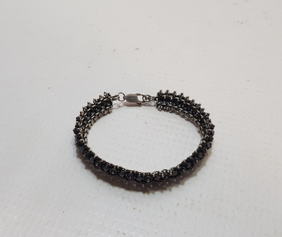 GÜHERZE İŞÇİLİKLİ ANTİKA GÜMÜŞ BİLEKLİK