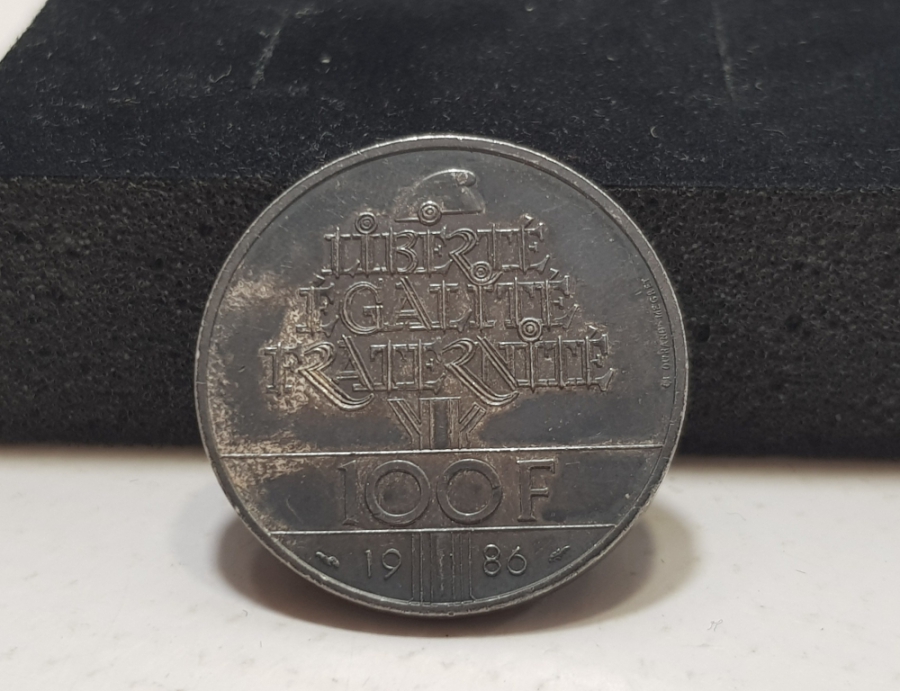 ÖZGÜRLÜK HEYKELİ'NİN YAPIMININ 100. YILI ANISINA BASTIRILMIŞ GÜMÜŞ HATIRA PARA