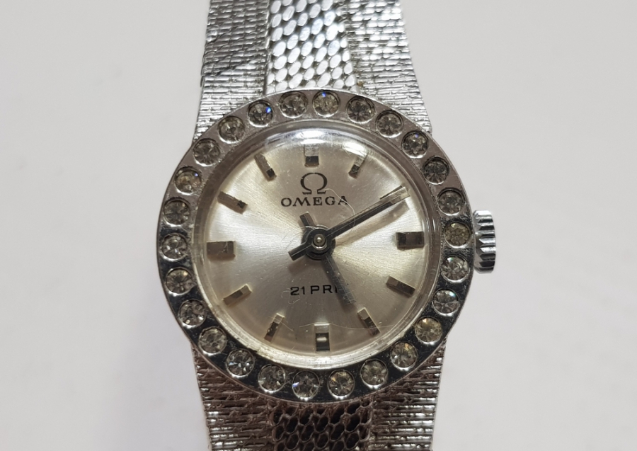 OMEGA MARKA KURMALI ANTİKA KOL SAATİ