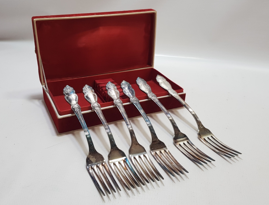 ORİJİNAL KUTUSUNDA SOVYET RUSYA YAPIMI GÜMÜŞ KAPLAMA ÇATAL TAKIMI