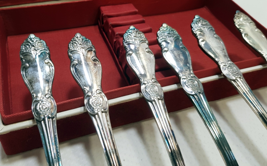 ORİJİNAL KUTUSUNDA SOVYET RUSYA YAPIMI GÜMÜŞ KAPLAMA ÇATAL TAKIMI