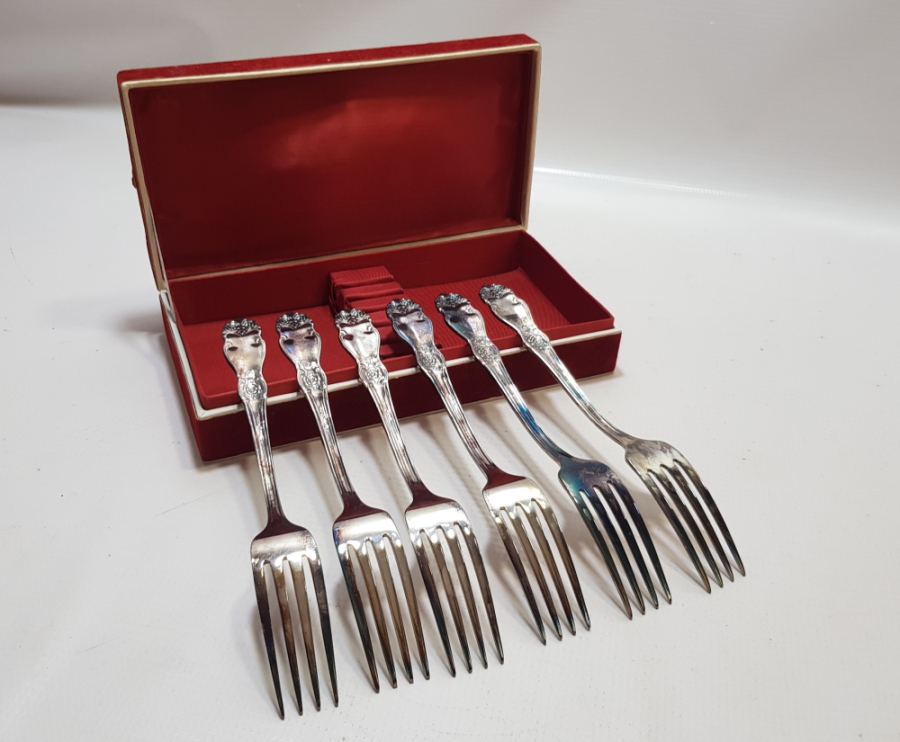 ORİJİNAL KUTUSUNDA SOVYET RUSYA YAPIMI GÜMÜŞ KAPLAMA ÇATAL TAKIMI