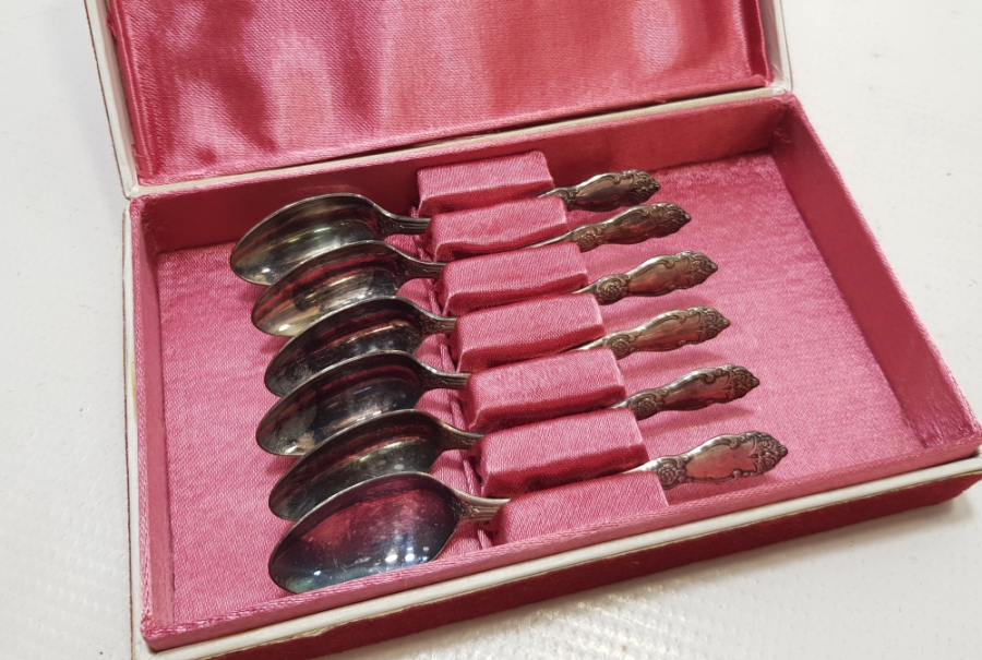 ORİJİNAL KUTUSUNDA SOVYET RUSYA YAPIMI GÜMÜŞ KAPLAMA KAŞIK TAKIMI