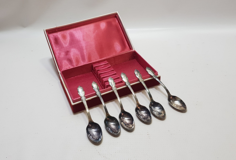 ORİJİNAL KUTUSUNDA SOVYET RUSYA YAPIMI GÜMÜŞ KAPLAMA KAŞIK TAKIMI