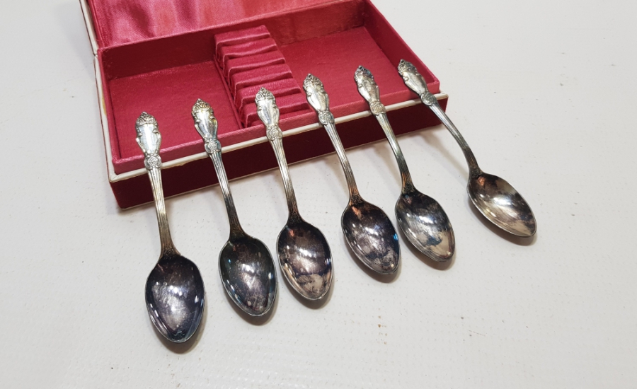 ORİJİNAL KUTUSUNDA SOVYET RUSYA YAPIMI GÜMÜŞ KAPLAMA KAŞIK TAKIMI