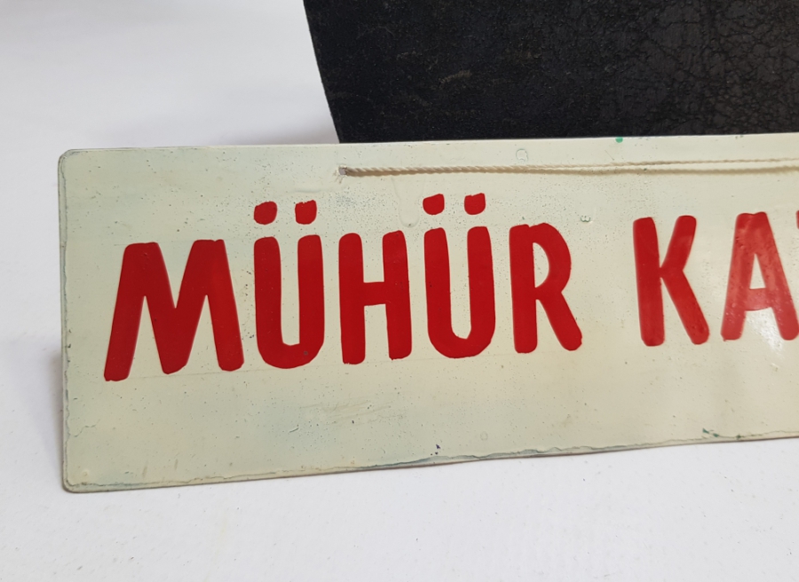 İKİ TARAFI YAZILI HAKKAK - MÜHÜR KAZIYICISI TABELASI