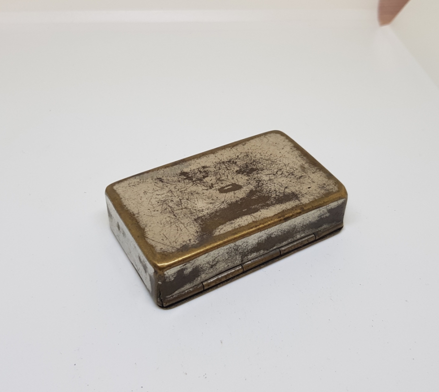 ÜZERİ İŞLEMELİ OSMANLI DÖNEMİ ZENNE TÜTÜN TABAKASI