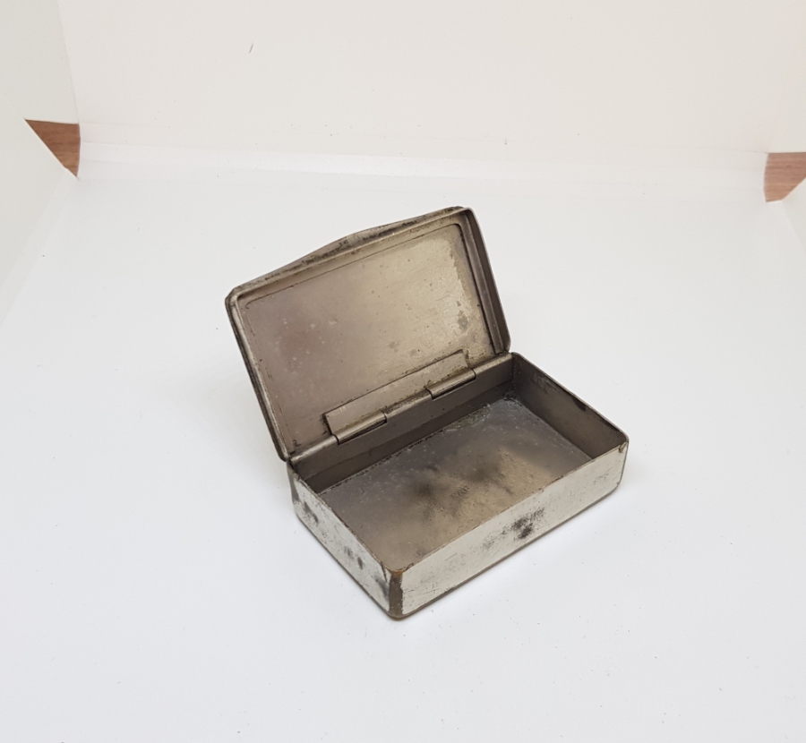 ÜZERİ İŞLEMELİ OSMANLI DÖNEMİ ZENNE TÜTÜN TABAKASI