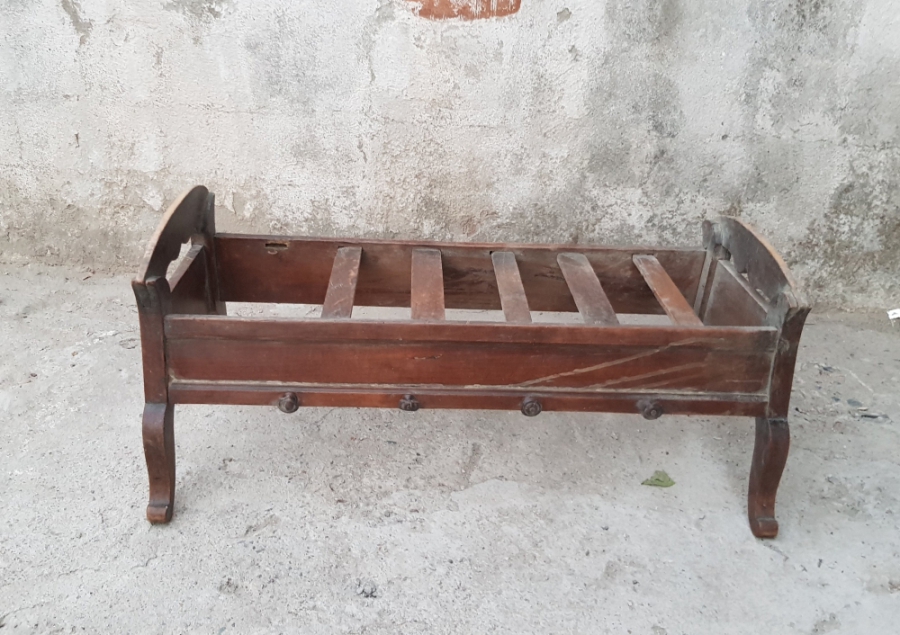 AHŞAPTAN MAMUL BÜYÜK BOY ANTİKA BEŞİK