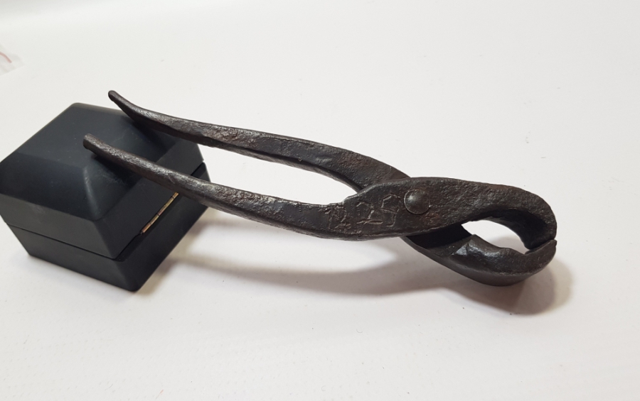 1929 TARİHLİ EL YAPIMI ANTİKA KERPETEN