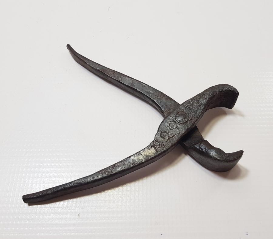 1929 TARİHLİ EL YAPIMI ANTİKA KERPETEN