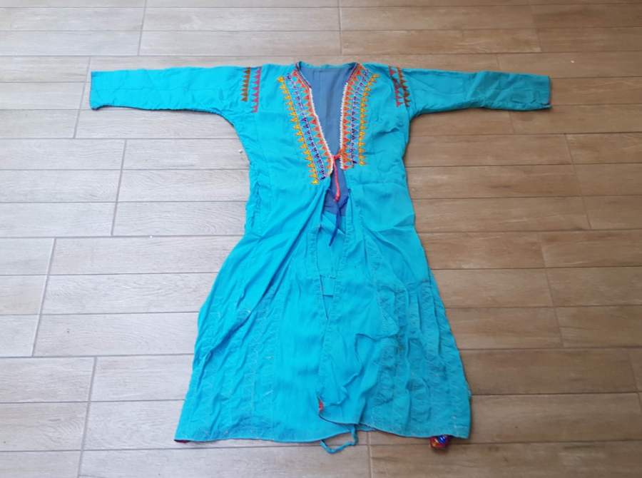 ÜZERİ OPAL BONCUKLARLA SÜSLÜ ANTİKA TÜRKMEN İŞİ NADİR ÜÇ ETEK