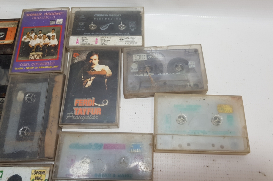 19 ADET ANTİKA KASET