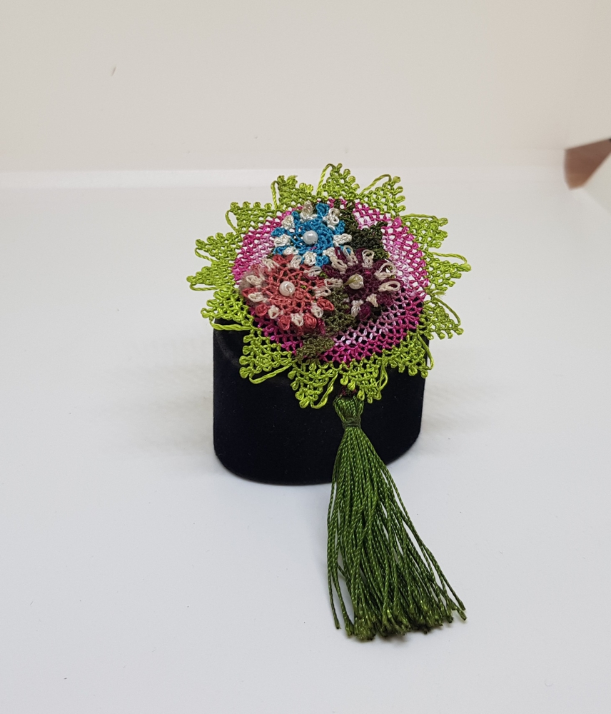 İĞNE OYASINDAN YAPILMIŞ ANTİKA BROŞ