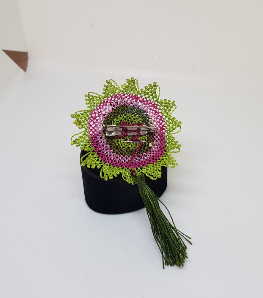 İĞNE OYASINDAN YAPILMIŞ ANTİKA BROŞ