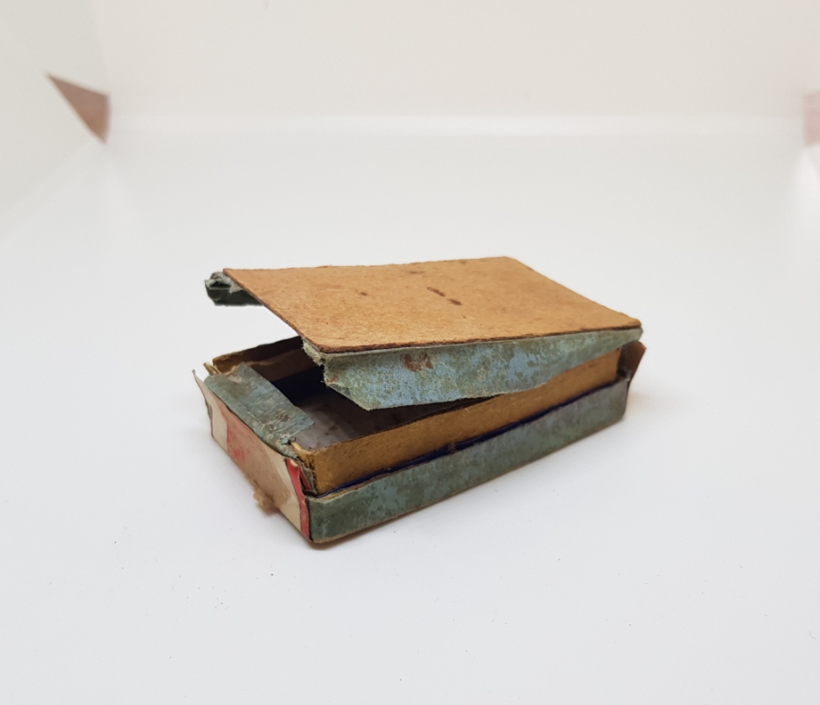 ÜZERİ OSMANLICA YAZILI OSMANLI DÖNEMİ DİVİT UÇLARI KUTUSU