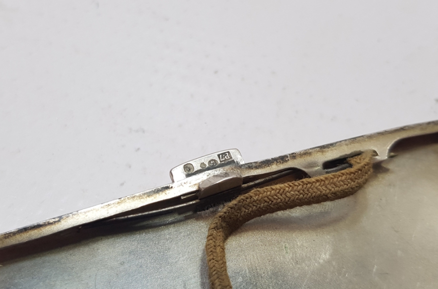 ÜZERİ KORSAN FİGÜRLÜ ANTİKA GÜMÜŞ SİGARA TABAKASI