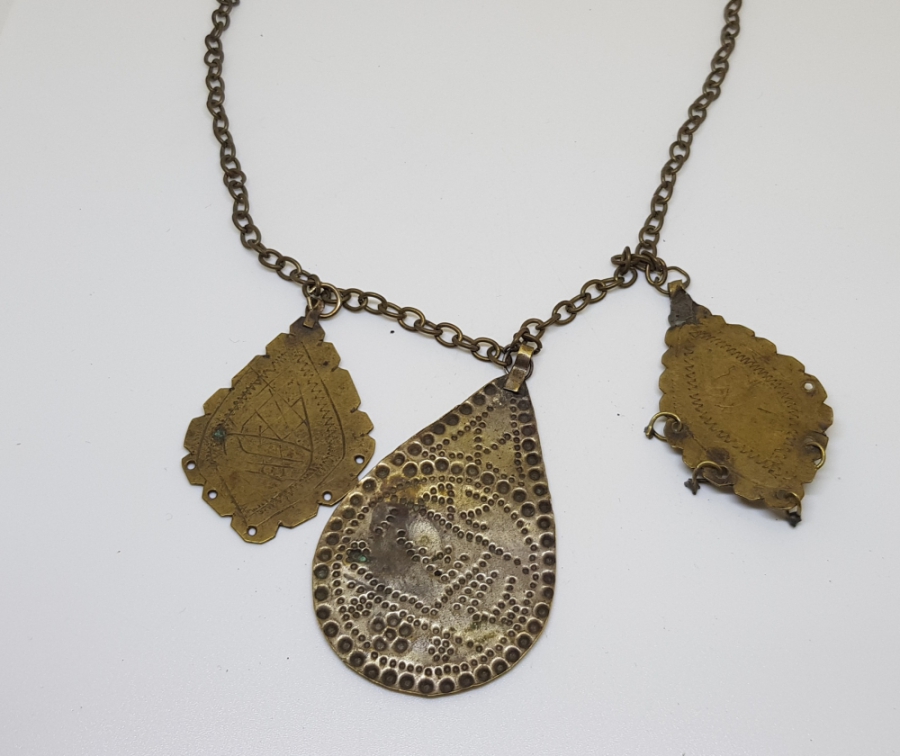 ORİJİNAL ZİNCİRİYLE OSMANLI DÖNEMİ ÜÇLÜ ARMUDİ KOLYE