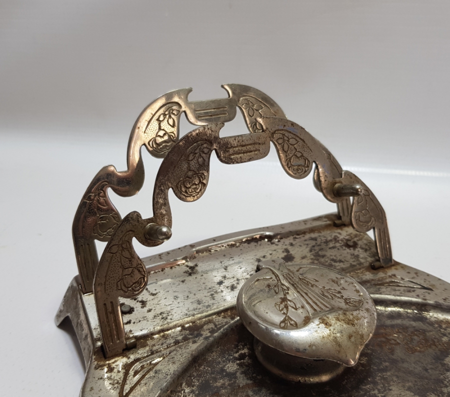 KABARTMA İŞÇİLİKLİ ANTİKA MASAÜSTÜ HOKKASI