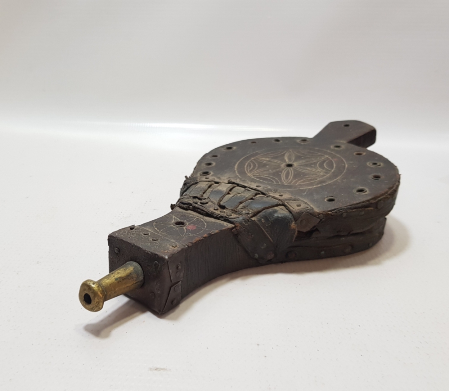 OSMANLI DÖNEMİ ÜZERİ İŞLEMELİ NADİR AHŞAP KUYUMCU KÖRÜĞÜ