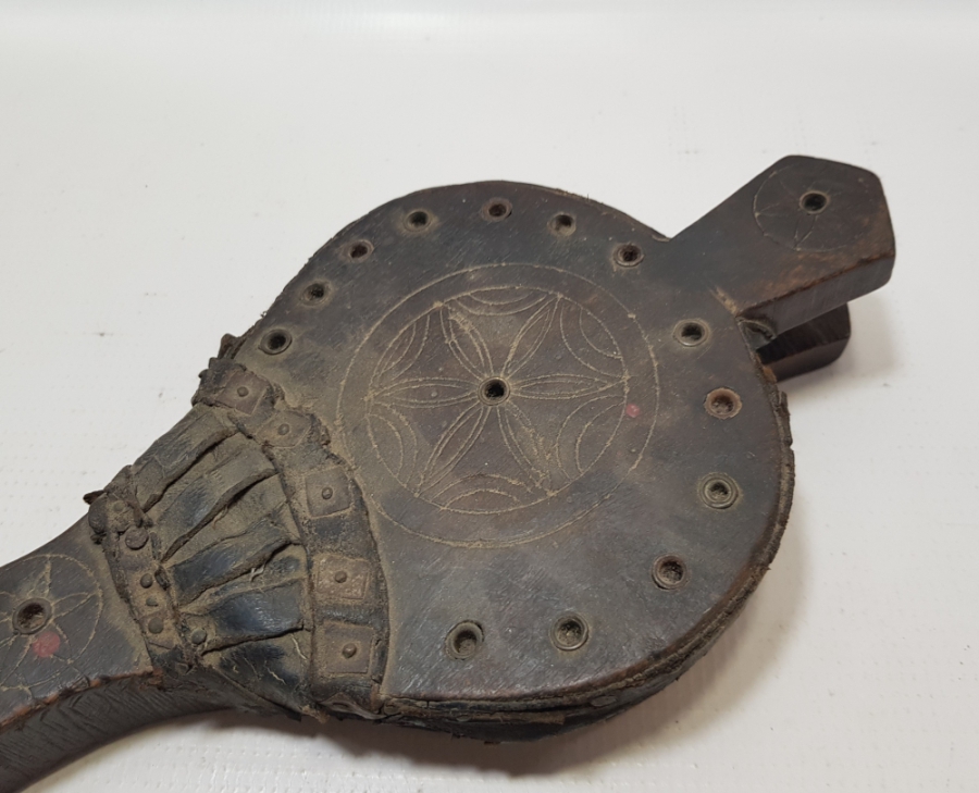 OSMANLI DÖNEMİ ÜZERİ İŞLEMELİ NADİR AHŞAP KUYUMCU KÖRÜĞÜ