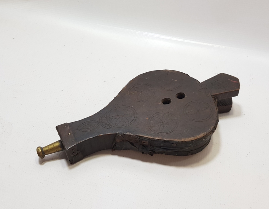 OSMANLI DÖNEMİ ÜZERİ İŞLEMELİ NADİR AHŞAP KUYUMCU KÖRÜĞÜ